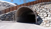 Výjezd z Rosi-Mittermeier-Tunnelu. Cíl je téměř na dosah. (34/48)