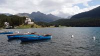 Svatý Mořic se rozkládá na břehu jezera Moritzer See v nadmořské výšce 1843 m. Město ze severu obklopuje pohoří Albula a z jihu Bernina. (38/70)